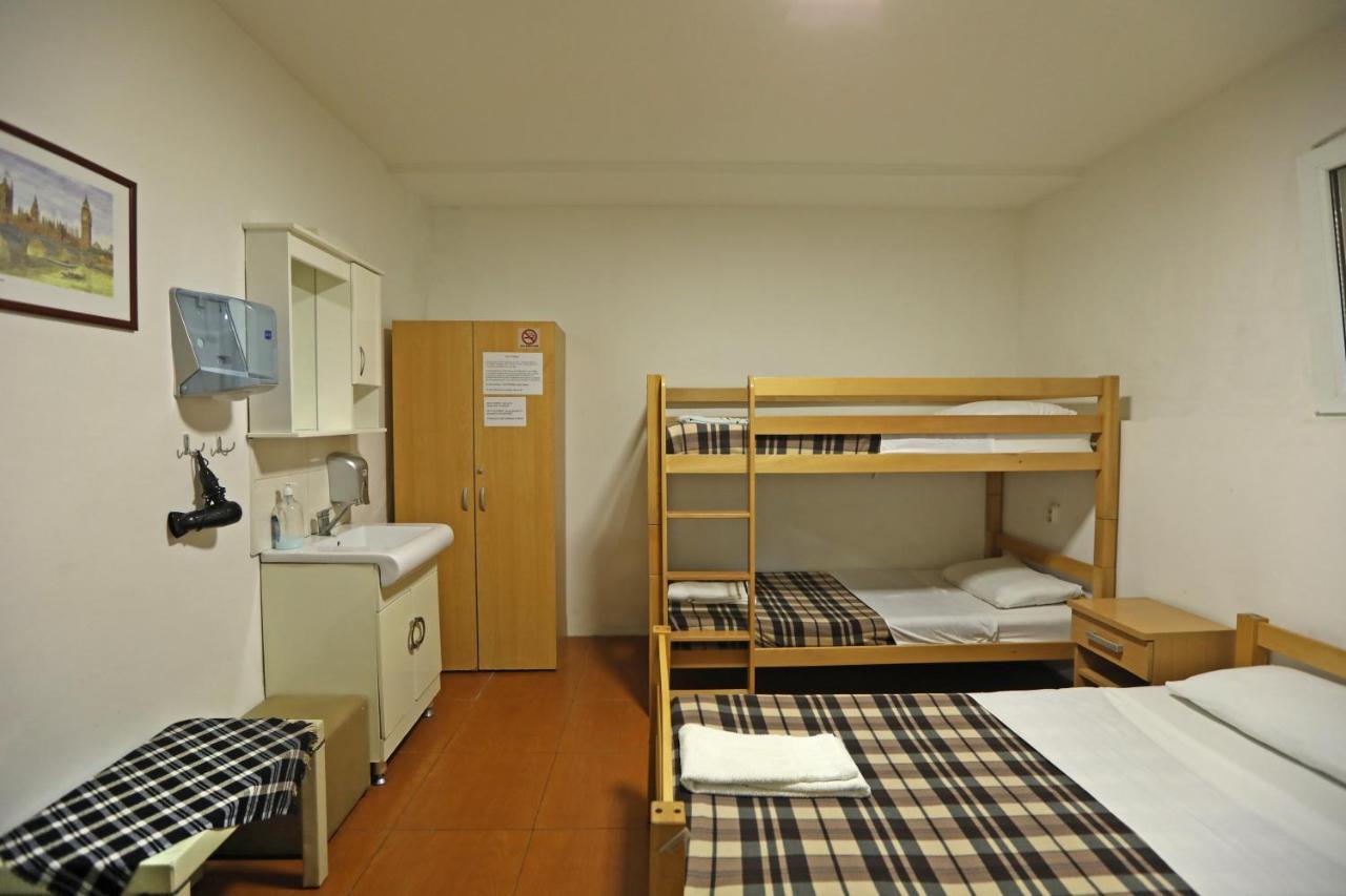 Hostel 42 Skopje Eksteriør bilde