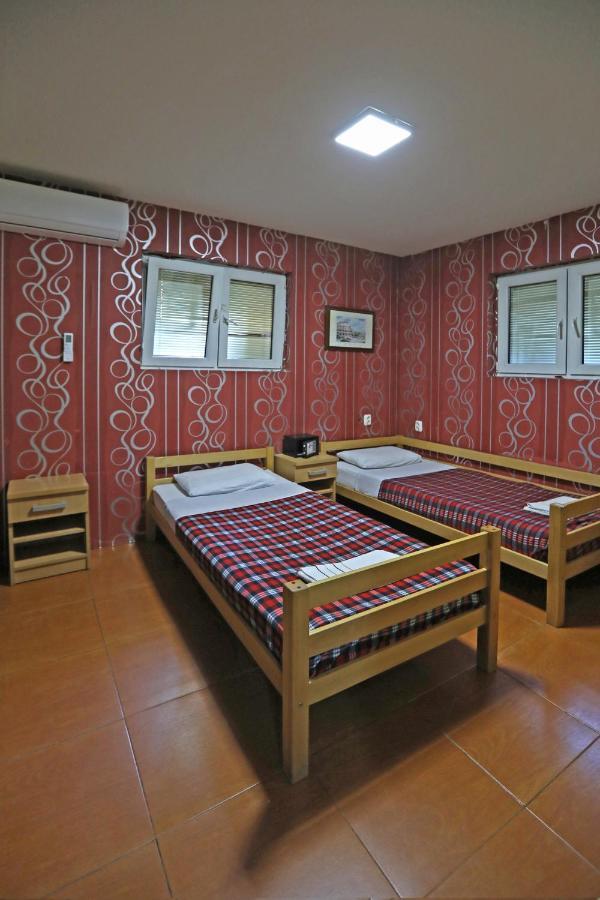 Hostel 42 Skopje Eksteriør bilde